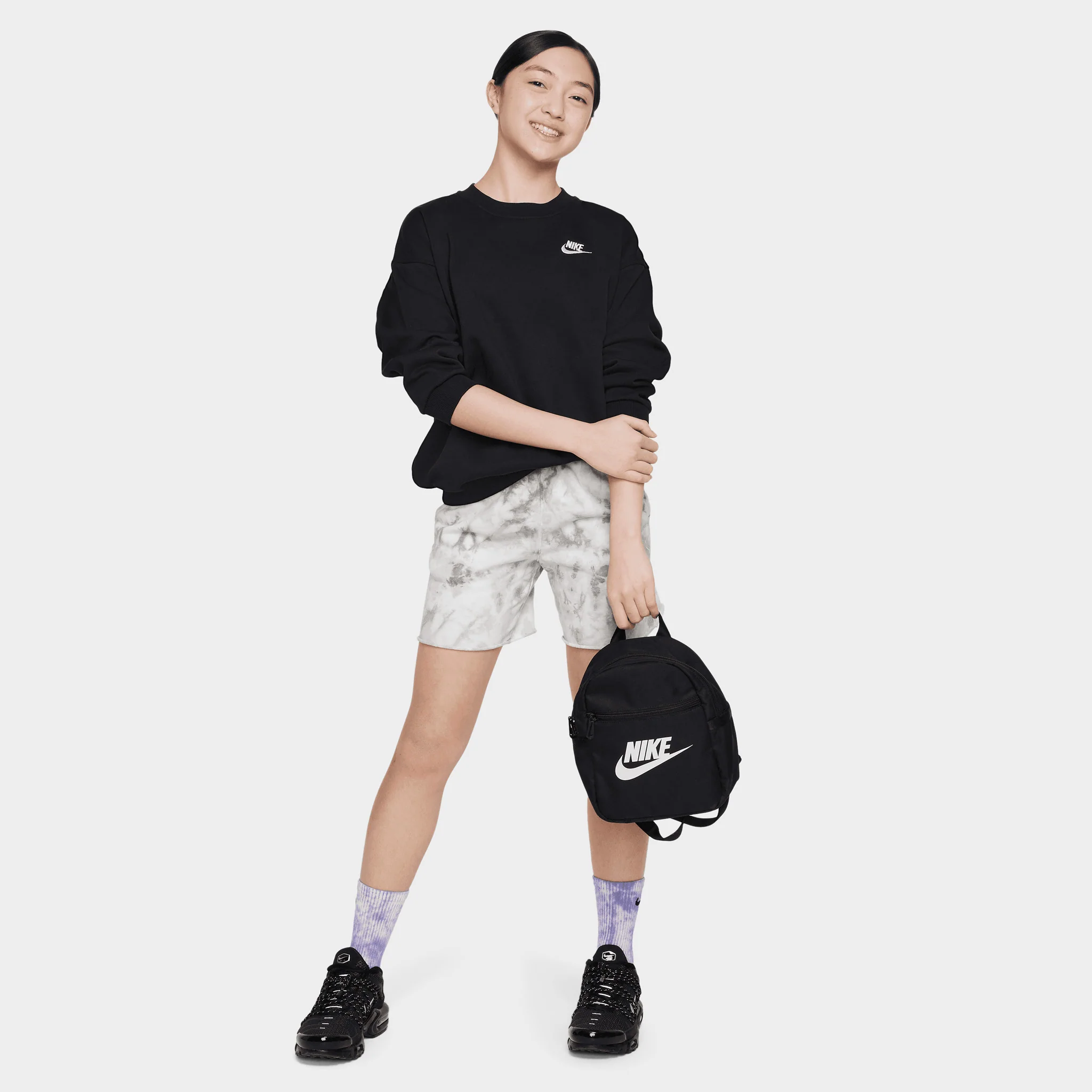 Nike Junior Girls' Club Fleece Oversized Crewneck Black / White - Image 4