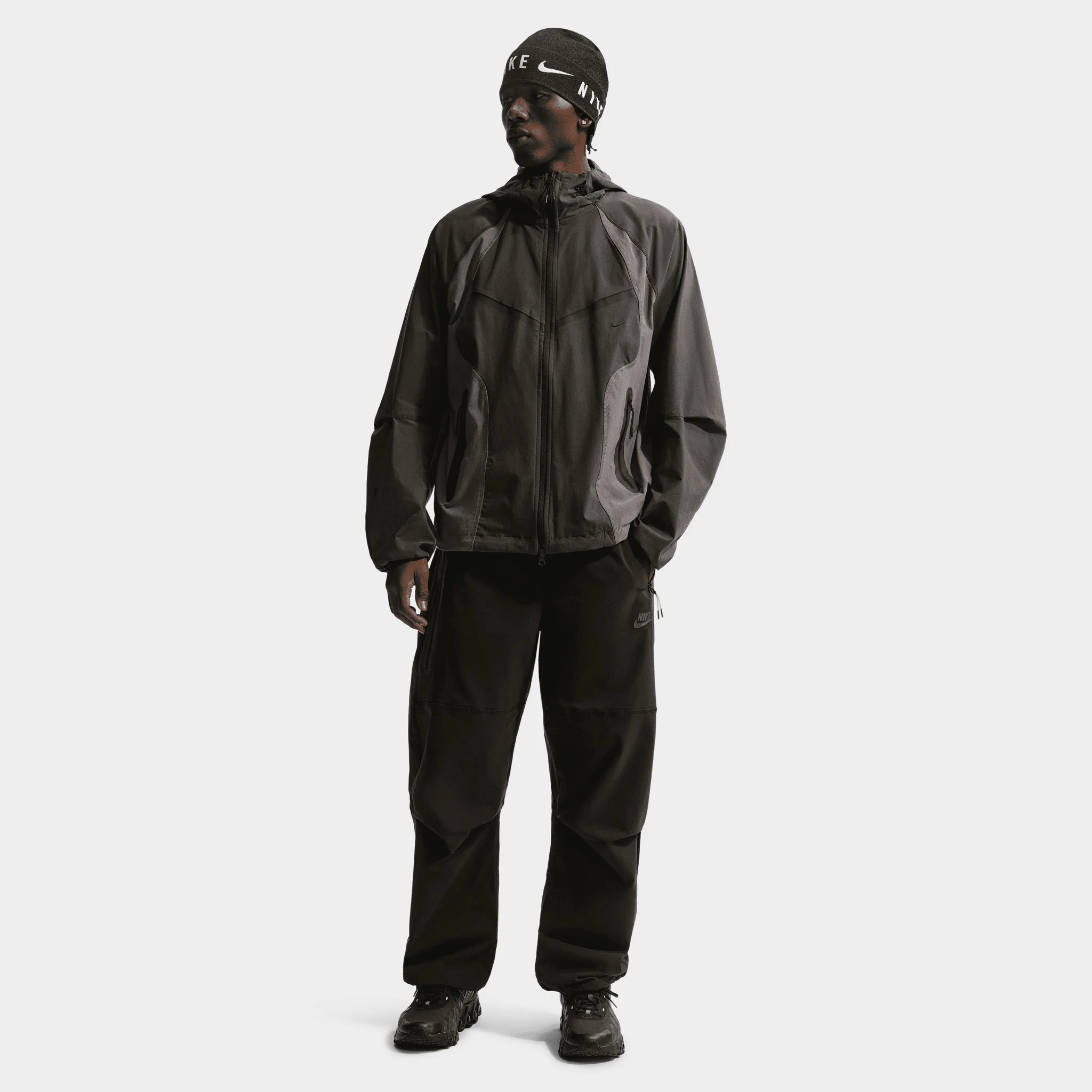 Nike Tech Woven Pants / Black / Black